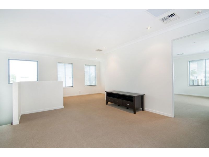 20 Quayside Dr, Helensvale QLD 4212