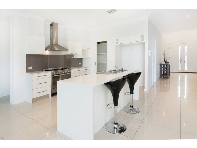 20 Quayside Dr, Helensvale QLD 4212