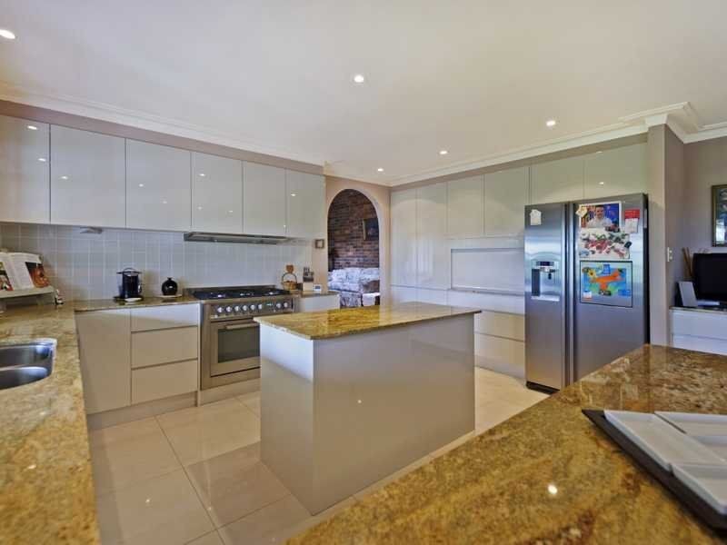 14 Condamine Cres, Helensvale QLD 4212