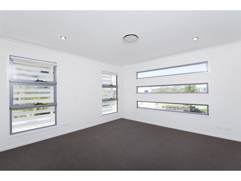 11 Fleetwood Ct, Helensvale QLD 4212