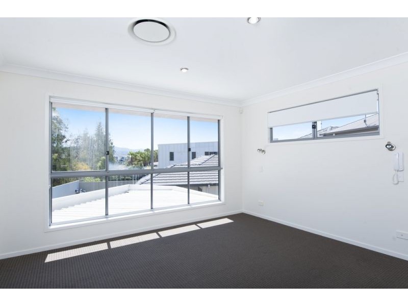 11 Fleetwood Ct, Helensvale QLD 4212