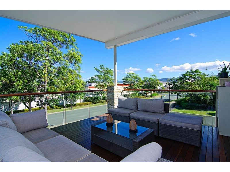 1 Onshore Pl, Helensvale QLD 4212