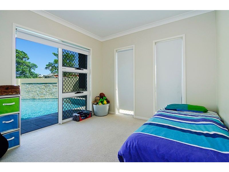 1 Onshore Pl, Helensvale QLD 4212
