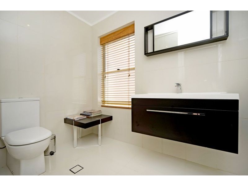 1663 Riverdale Dr, Hope Island QLD 4212