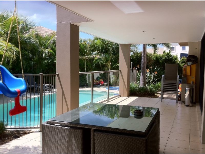 2556 Cressbrook Dr, Hope Island QLD 4212