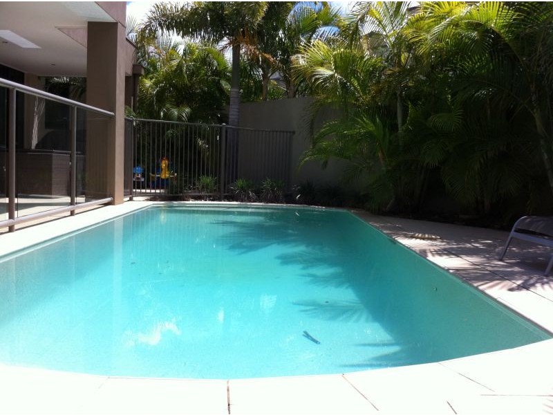 2556 Cressbrook Dr, Hope Island QLD 4212