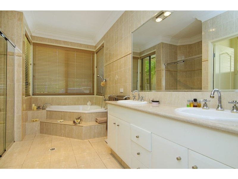 13 Windchimes Way, Helensvale QLD 4212