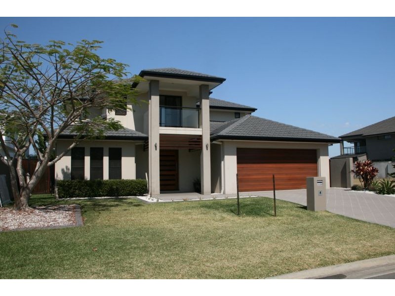4 Coomera Ct, Helensvale QLD 4212