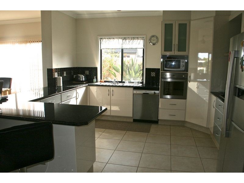 4 Coomera Ct, Helensvale QLD 4212