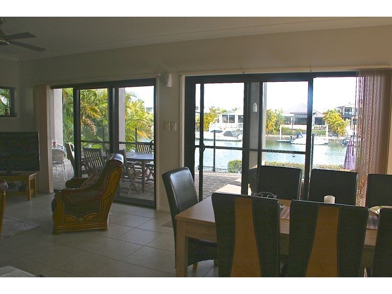 4 Coomera Ct, Helensvale QLD 4212