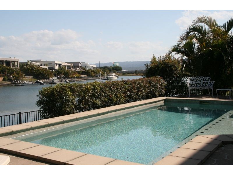 4 Coomera Ct, Helensvale QLD 4212