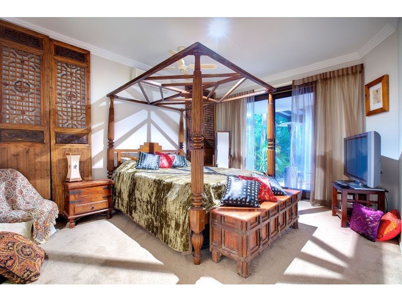 1033 Rosebank Way, Hope Island QLD 4212