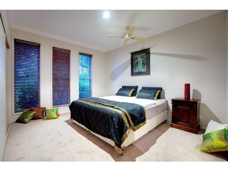 1033 Rosebank Way, Hope Island QLD 4212