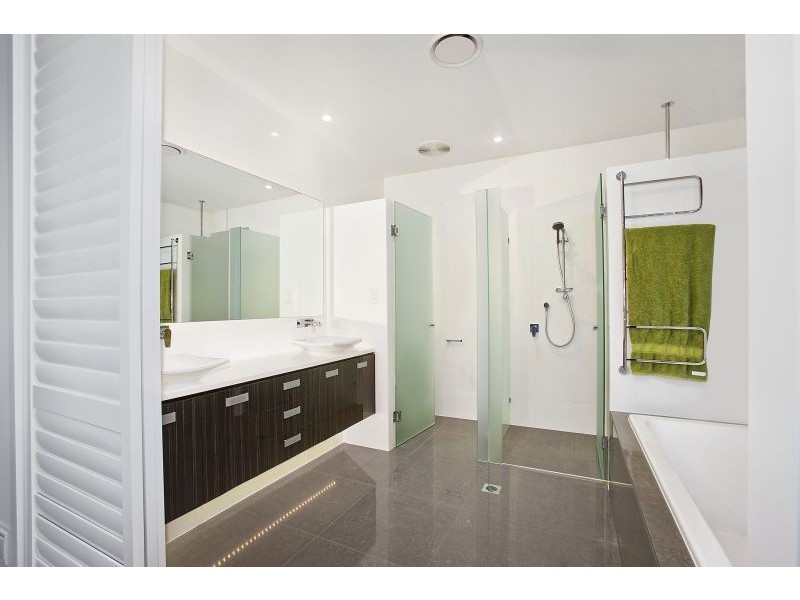 2278 Banksia Lakes Dr, Sanctuary Cove QLD 4212