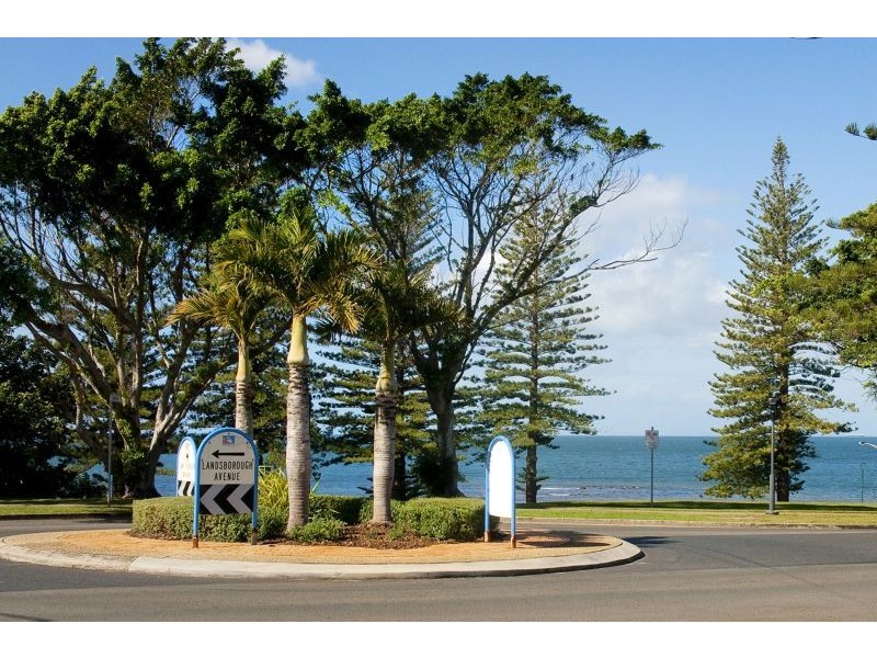 27 Rock Street, Scarborough QLD 4020