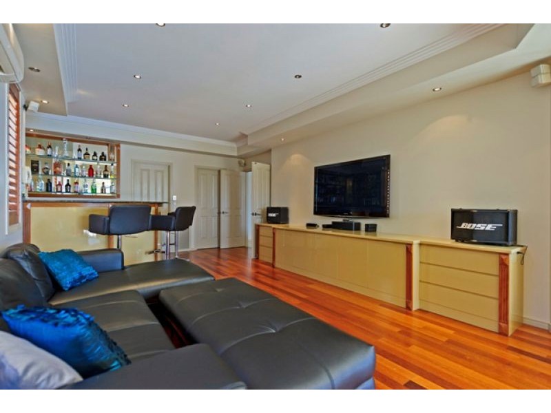 21 Oystercove Prom, Helensvale QLD 4212