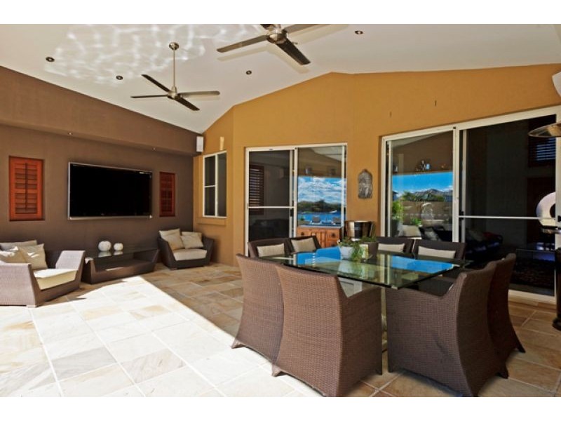 21 Oystercove Prom, Helensvale QLD 4212