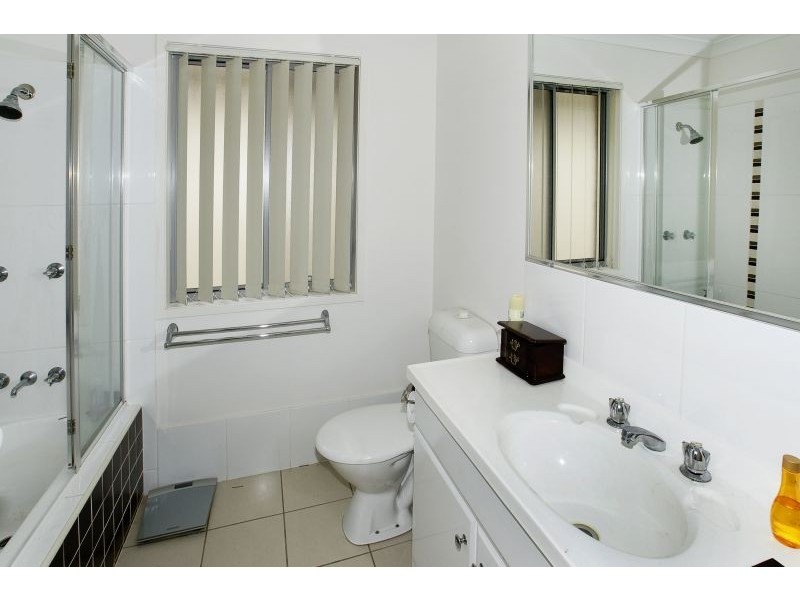 2/113 Castle Hill Drive, Murrumba Downs QLD 4503