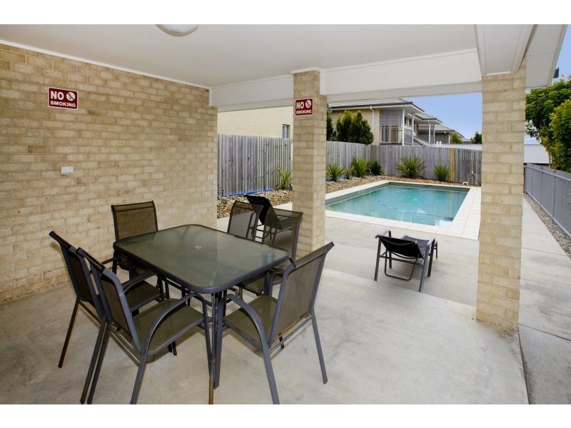 2/113 Castle Hill Drive, Murrumba Downs QLD 4503