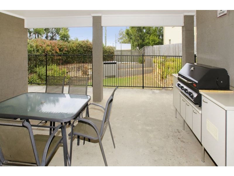 2/113 Castle Hill Drive, Murrumba Downs QLD 4503