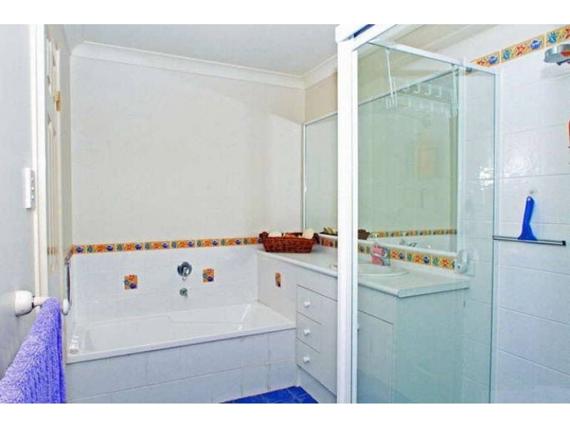 31 Sir Charles Holm Dr, Ormeau Hills QLD 4208