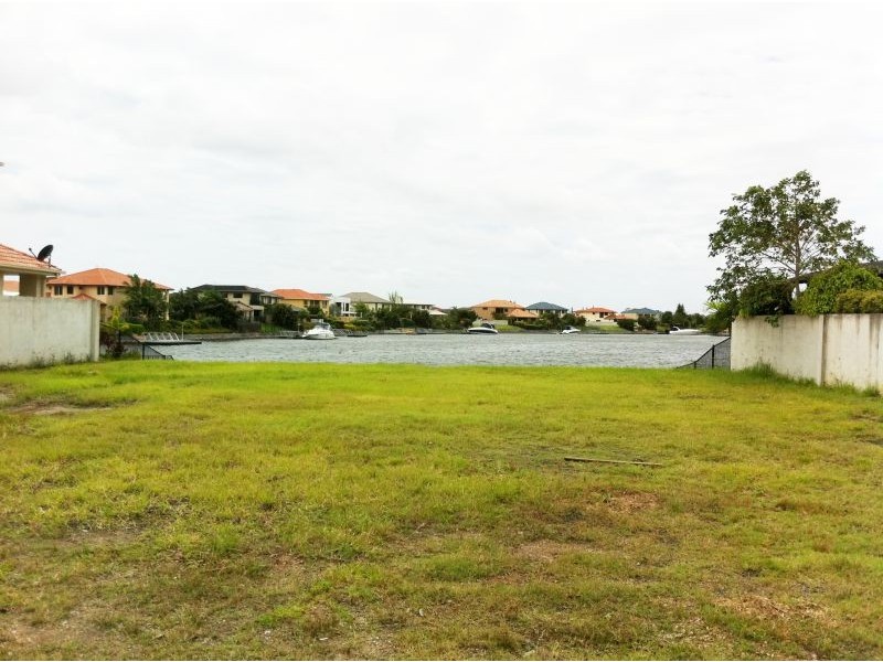 8 Calmwater Crescent, Helensvale QLD 4212