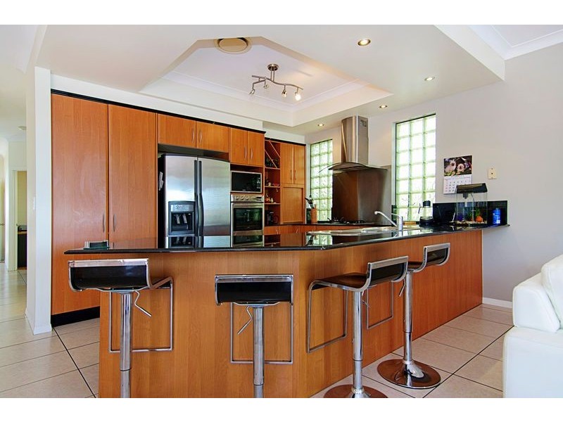 18 Eastpark Waters, Helensvale QLD 4212