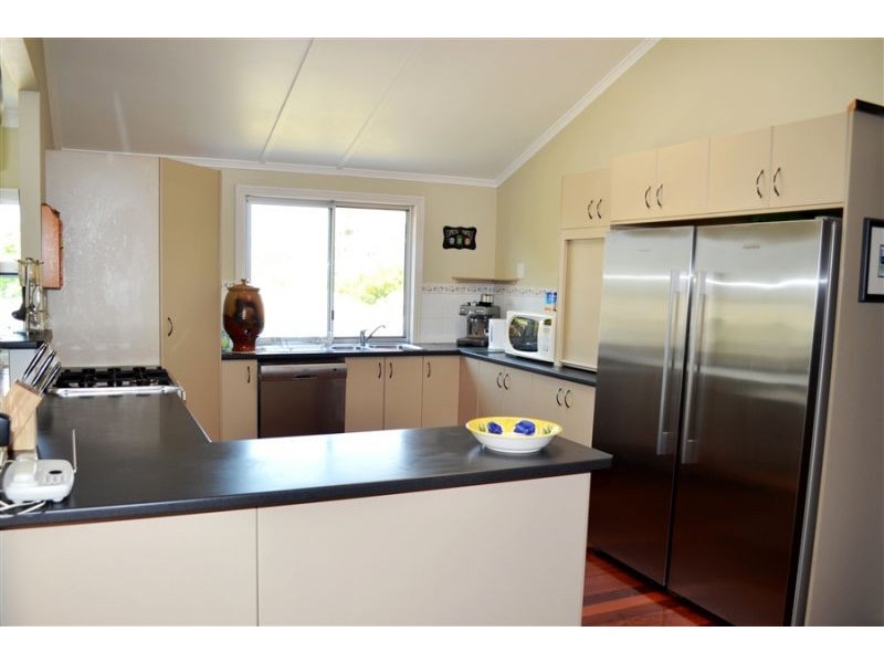 24 Rock Street, Scarborough QLD 4020