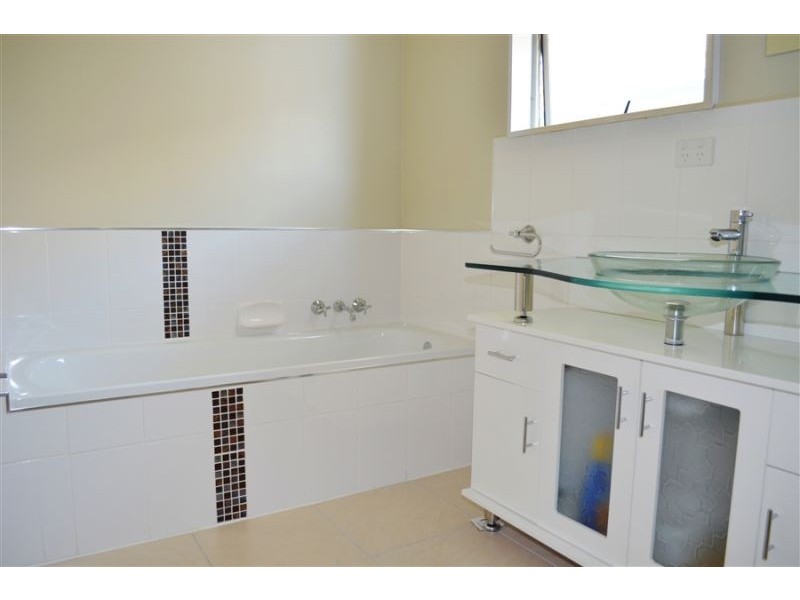 24 Rock Street, Scarborough QLD 4020