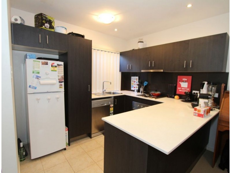 13-17 Caroline St, Woody Point QLD 4019