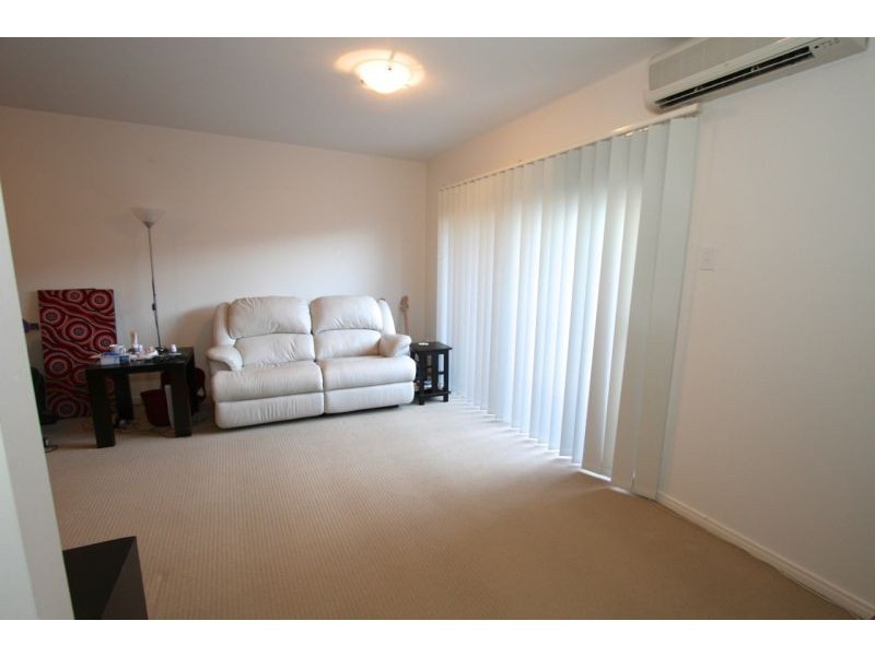 13-17 Caroline St, Woody Point QLD 4019