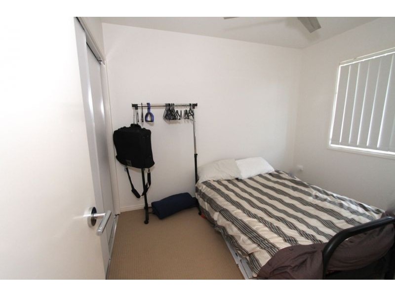 13-17 Caroline St, Woody Point QLD 4019