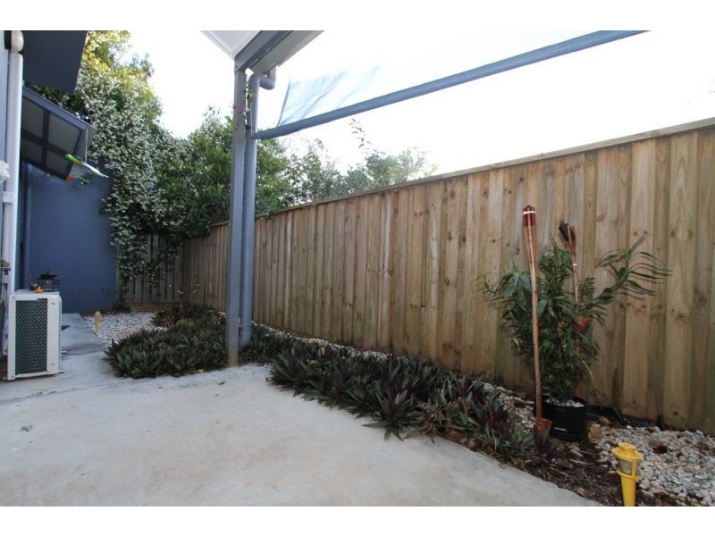 13-17 Caroline St, Woody Point QLD 4019