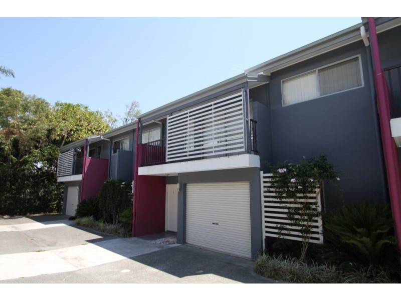 13-17 Caroline St, Woody Point QLD 4019