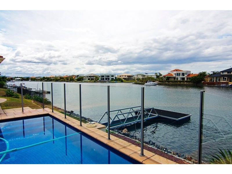 19 Windchimes Wy, Helensvale QLD 4212