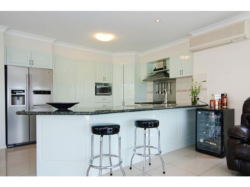 19 Windchimes Wy, Helensvale QLD 4212