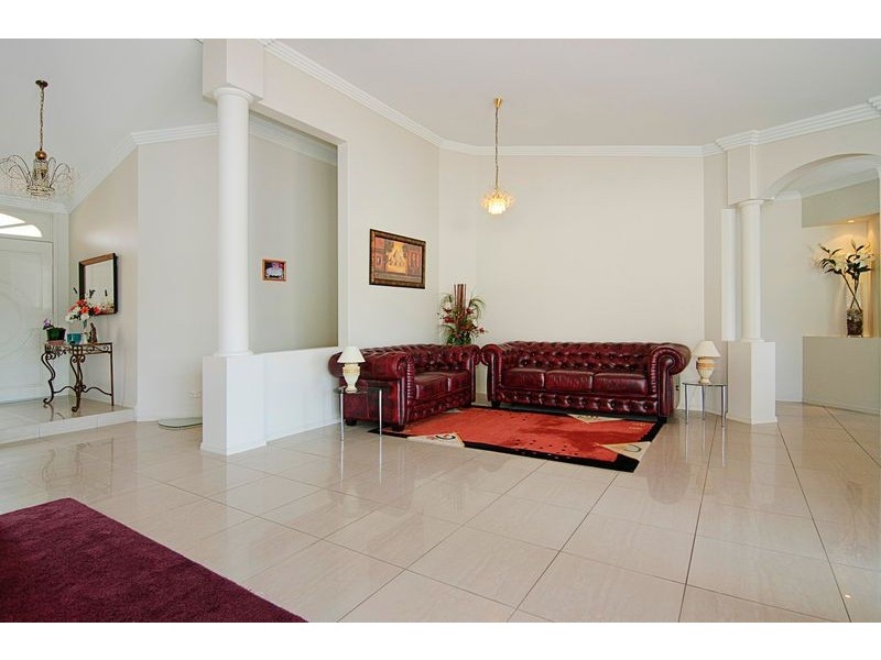 19 Windchimes Wy, Helensvale QLD 4212