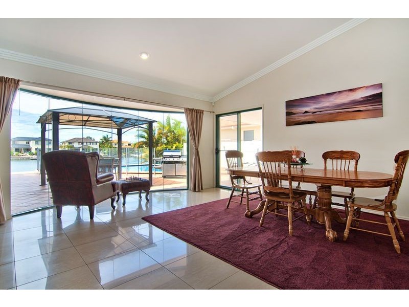 19 Windchimes Wy, Helensvale QLD 4212