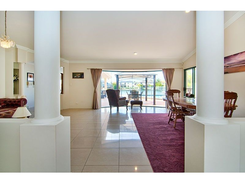 19 Windchimes Wy, Helensvale QLD 4212