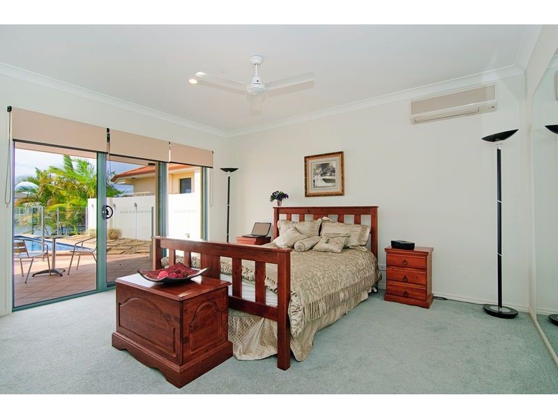 19 Windchimes Wy, Helensvale QLD 4212