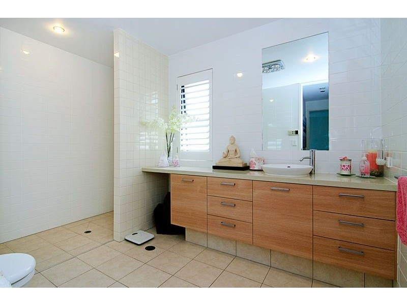 6031 Lucerne Ct, Hope Island QLD 4212