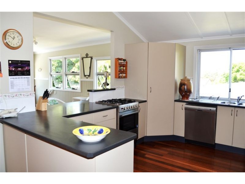 24 Rock Street, Scarborough QLD 4020