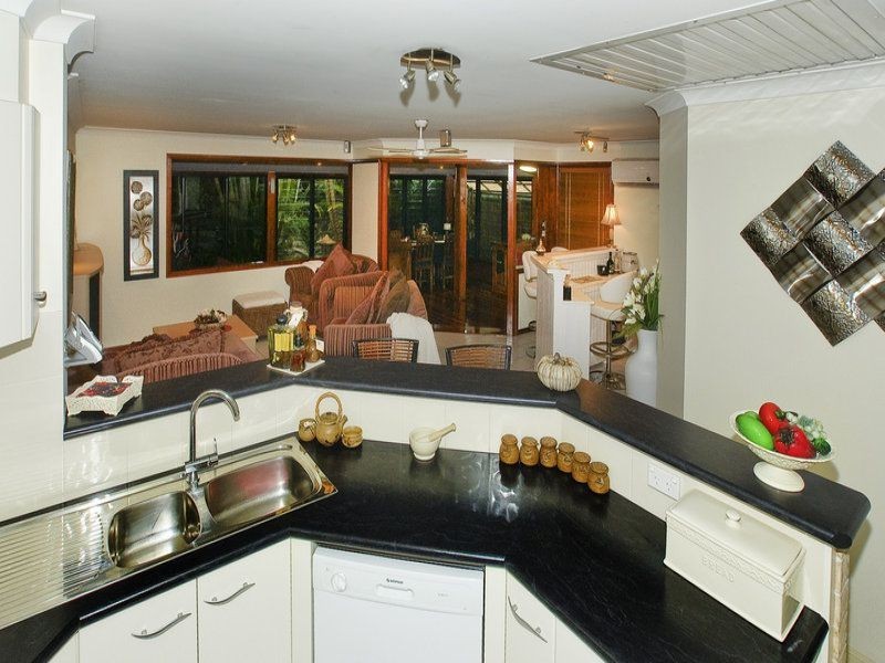 8 Forester Place, Kallangur QLD 4503