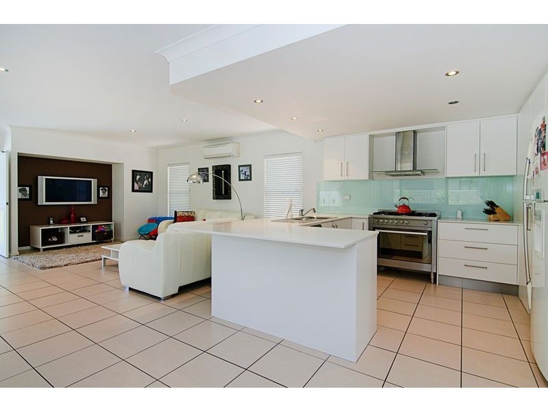 17 The Close, Helensvale QLD 4212