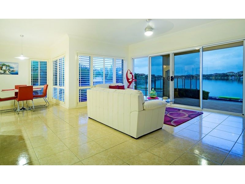 72 The Peninsula, Helensvale QLD 4212