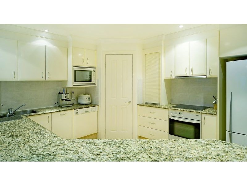 72 The Peninsula, Helensvale QLD 4212