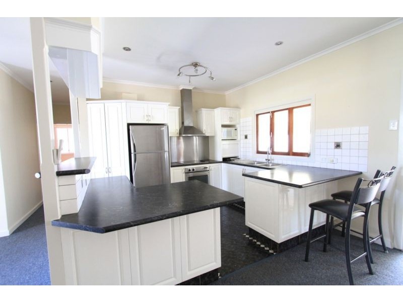 49 Palmtree Avenue, Scarborough QLD 4020