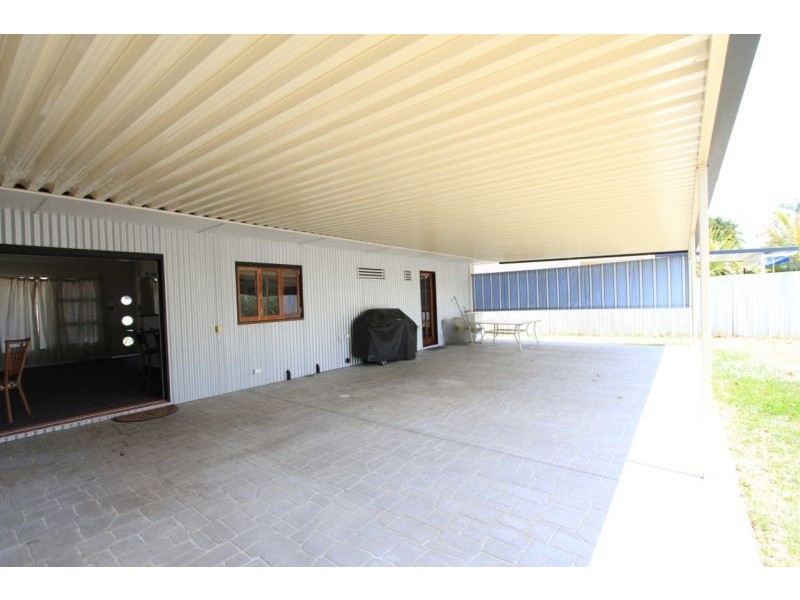 49 Palmtree Avenue, Scarborough QLD 4020