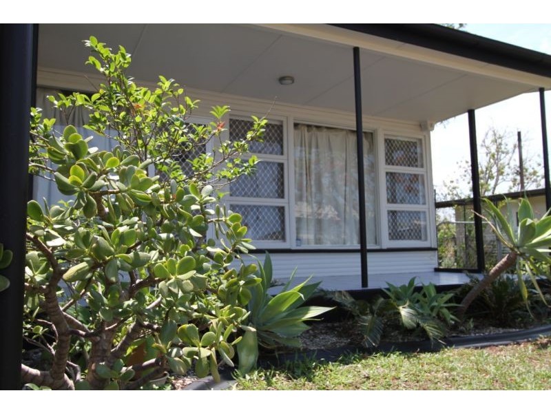 49 Palmtree Avenue, Scarborough QLD 4020