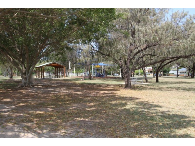 49 Palmtree Avenue, Scarborough QLD 4020